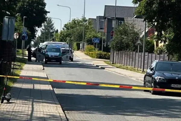 Police commotion in Lentvaris: officers arriving due to a conflicting man blocked the street