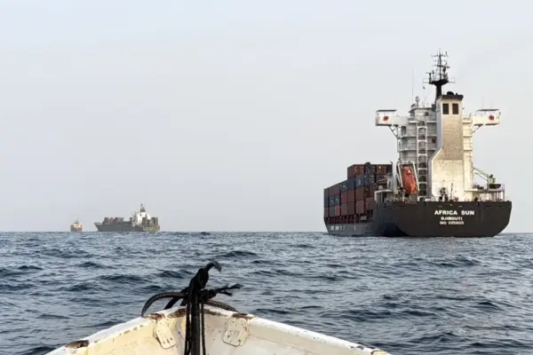 Name of the government: four people died in a ship strike by geese in the Red Sea