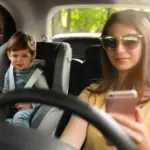 Child in the car unbuckled the seatbelt or started crying? Experts warn parents – just don’t make this mistake