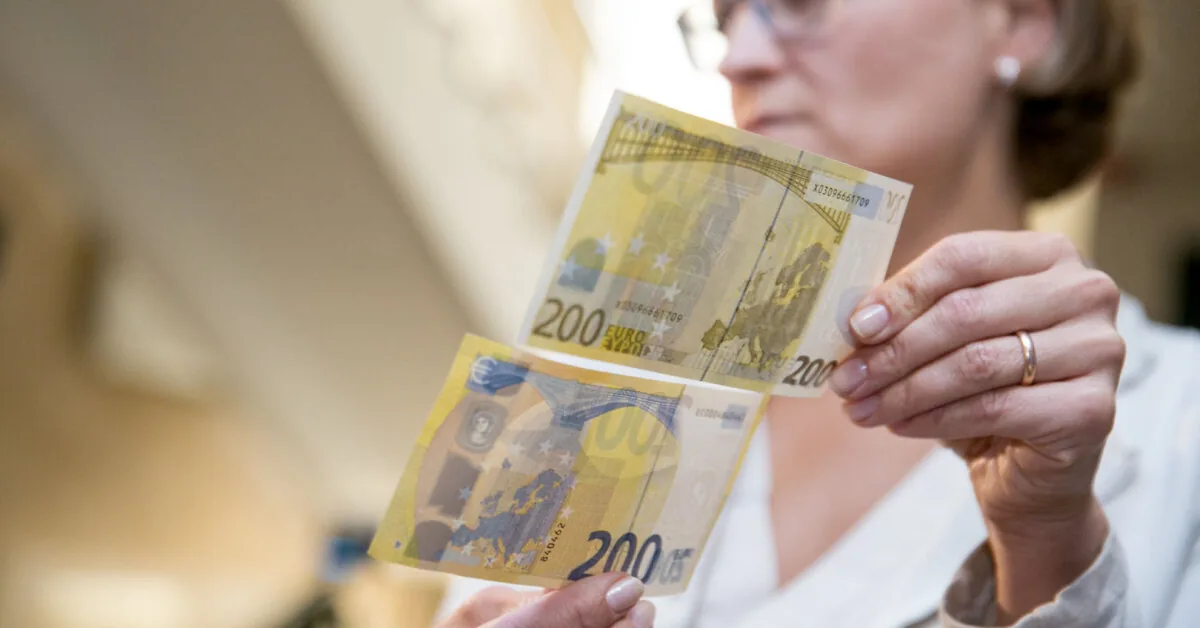 The secret of Euro banknotes: did you know that the bridges depicted in the drawings are in one European city?