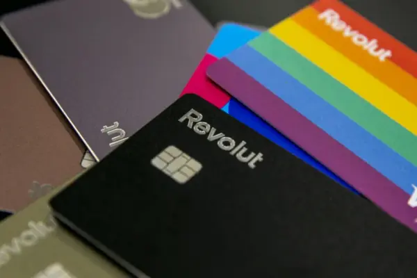 „Revolut“ continues international expansion: received a banking license in Colombia, seeks a license in Switzerland