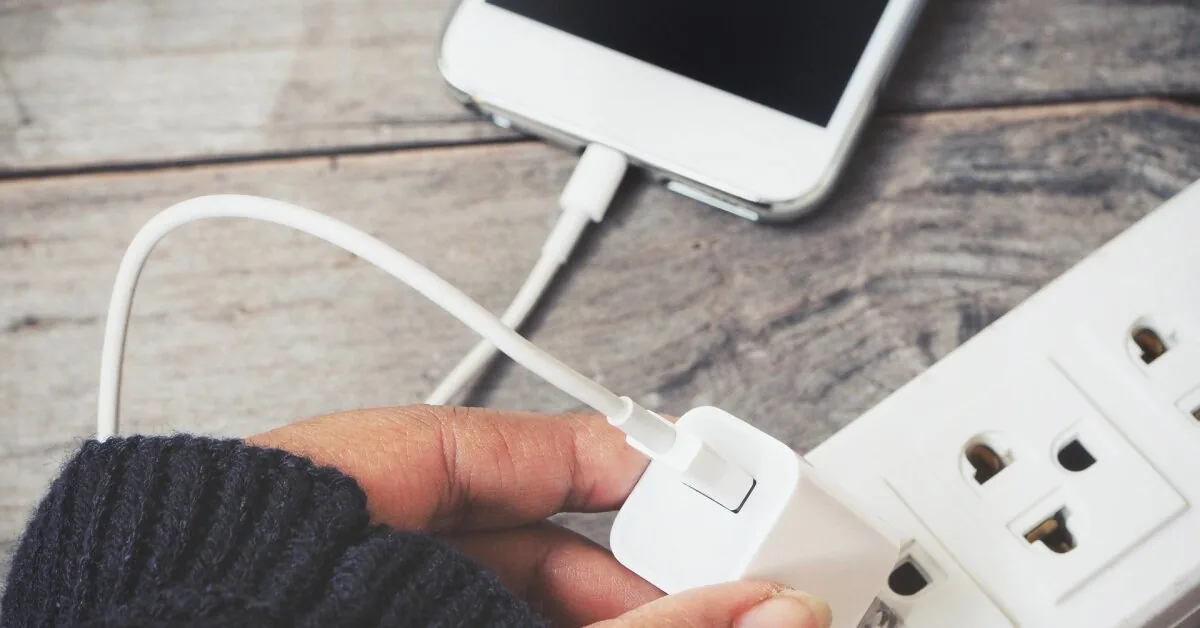 From overnight charging to foldable screens: myths about smartphone batteries
