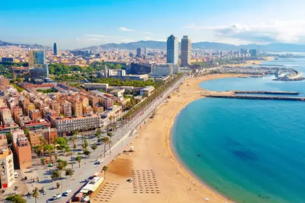 Visiting for the second time? Ideas to fall in love again with London, Barcelona, Berlin, and Milan