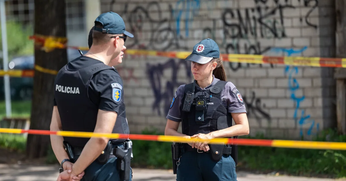 Drama near Karoliniškės school: resuscitated man did not survive