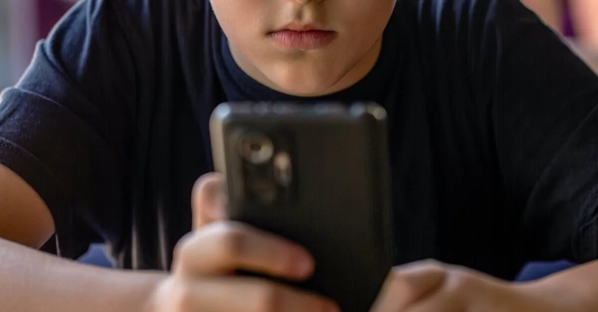 Why do children so easily believe what they see on the internet? Here lies the answer