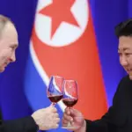 Kim Jong Unas parašė laišką Vladimirui Putinui