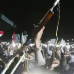Jemenas: government forces launched strikes in the Houthi-controlled city of al Muchos