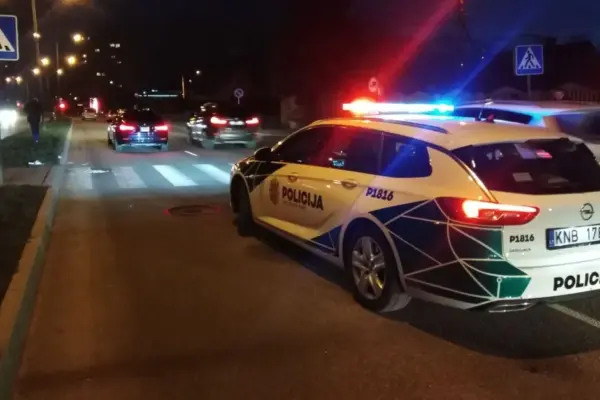 Vilniuje „Honda“ partrenkė per pėsčiųjų perėją važiavusį nepilnametį