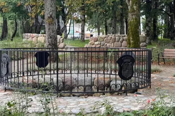 Firefighters in Gargždai rescued a child stuck in the fountain grate