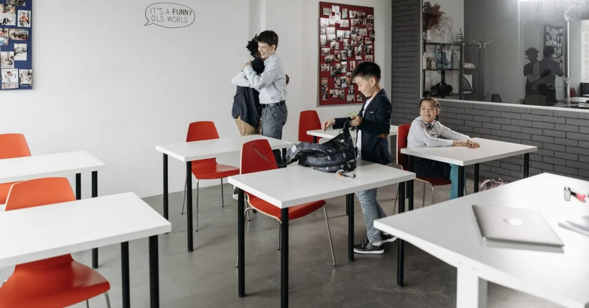 Invisible school bustle: what troubles autistic children and how to help them?
