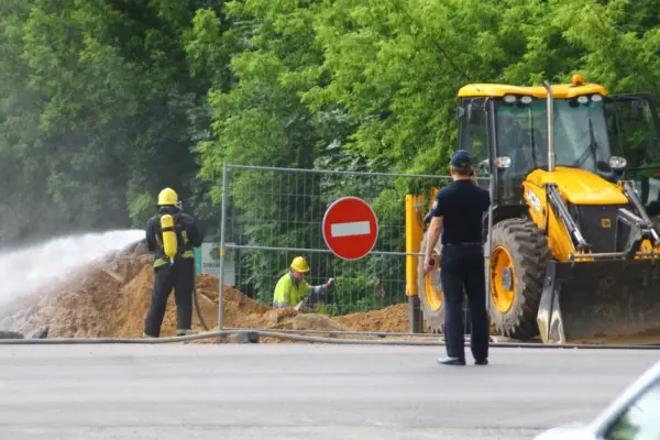 During excavation works in Garliava, a main gas pipeline was damaged, residents were evacuated