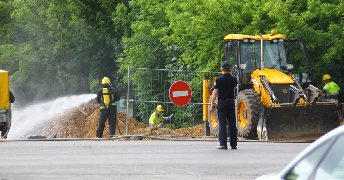 During excavation works in Garliava, a main gas pipeline was damaged, residents were evacuated