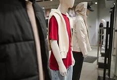 Sostinėje „JACK & JONES“ atidarė pirmąją outlet parduotuvę Lietuvoje: joje – ne senos kolekcijos, o pamėgti modeliai su nuolatine 30 % nuolaida