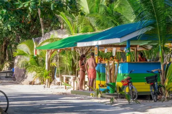 Russian couple on foot caused a holiday paradise: it turned into the largest search operation ever held there