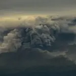 Why do volcanic ashes stop airplanes?
