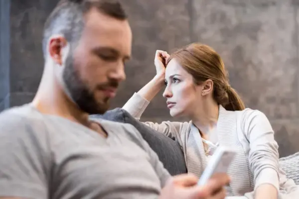 When a partner wants to know too much: digital control in relationships