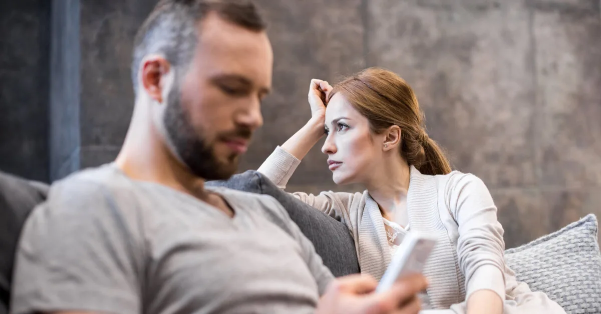 When a partner wants to know too much: digital control in relationships