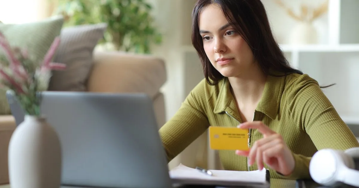 Rent or parents' home? Why independent living becomes a luxury for young people