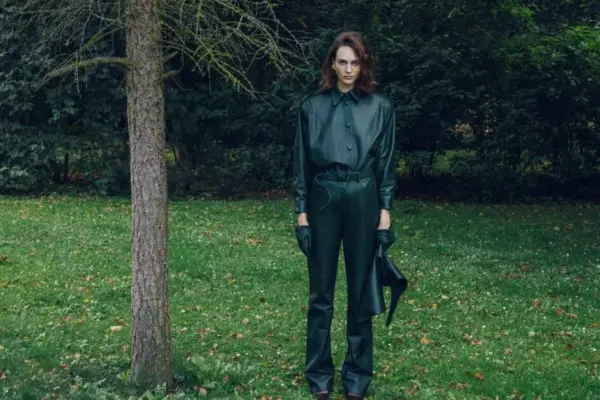 Transforming silhouettes and inverted proportions: the new AIRIDA SKRICK collection breaks the standards