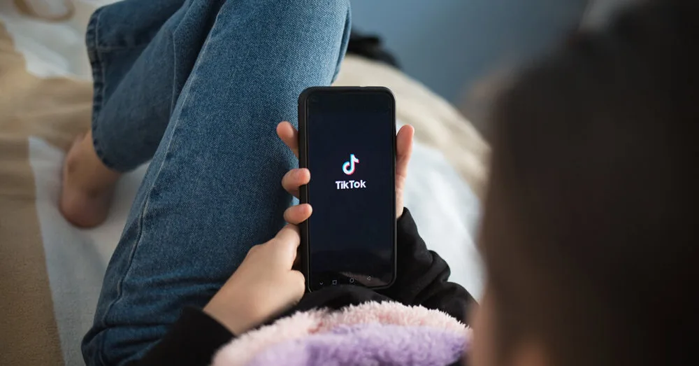 Young people learn about finance on TikTok: when do tips become risky?