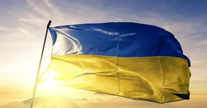 Vilniaus centre Ukrainos vėliavą nulaužę vyrai uždaryti į areštinę