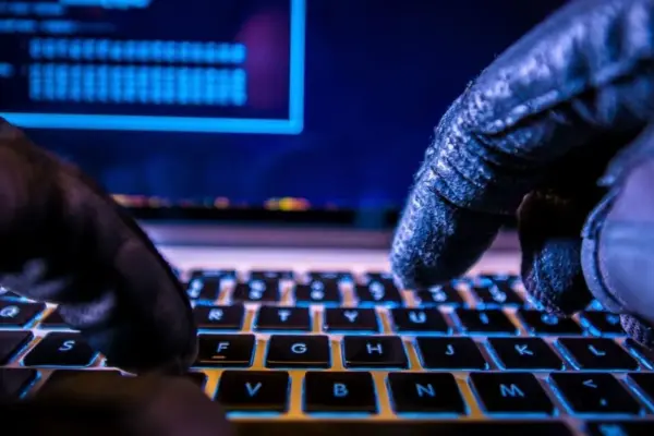 Warns customers: data of a well-known store's buyers may have been leaked