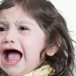The child vomited the medicine: should the dose be given again or wait for the next administration?