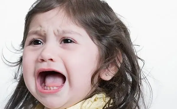 The child vomited the medicine: should the dose be given again or wait for the next administration?
