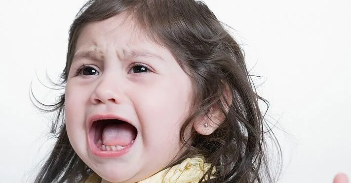The child vomited the medicine: should the dose be given again or wait for the next administration?