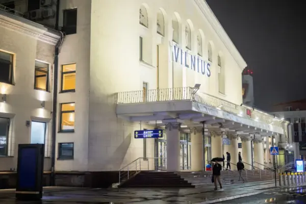 LTOU: due to air hazard, two flights diverted to Kaunas, one plane delayed