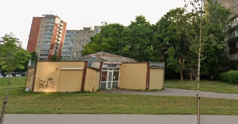 Legendary abandoned kiosk in Karoliniškės will soon be demolished