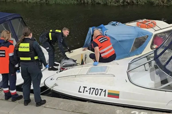Tragedy narrowly avoided: A young man running by saved a man who fell into the river in Šilutė