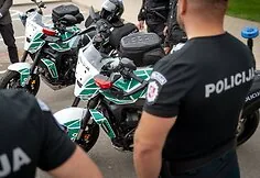 Kauno policija gavo du greitus motociklus „Yamaha“