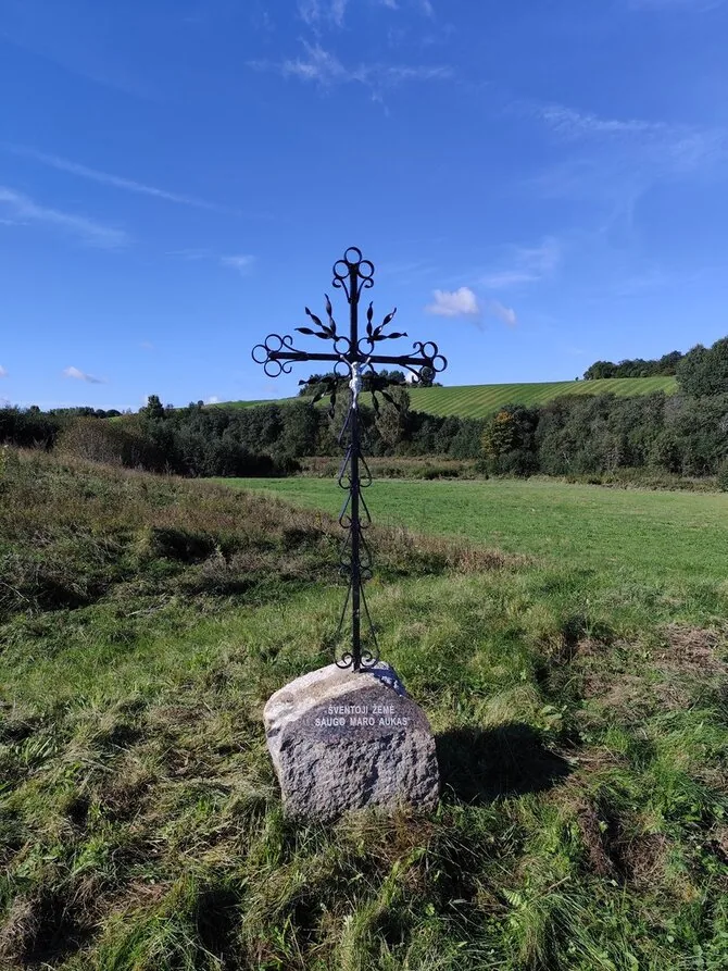 Savivaldybės nuotr./Kretingos rajone tvarkomos senosios kapinės