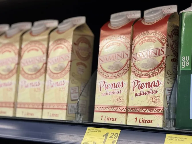 „Maxima“ nuotr./„Ačiū“ savaitės kainos: šokoladas „Milka“ – 1,29 Eur, šviežiai „Vilniaus paukštyno“ paukštienai – 20 proc. nuolaida, akį traukia ir nukaltų kainų skirtumai