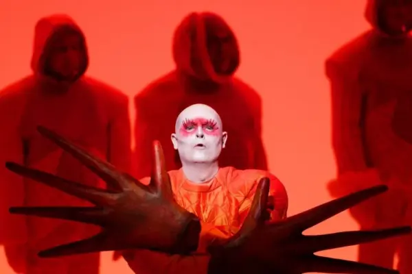 The new LNOBT season opened with a world premiere