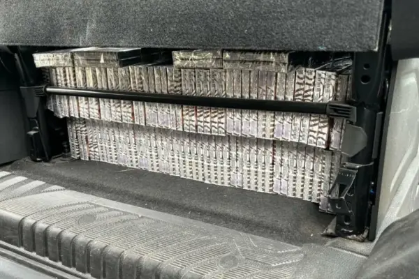 1500 packs of smuggled cigarettes found in a "Ford" stopped in Tauragė, some hidden in special compartments