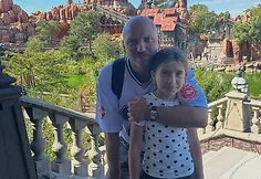Remigijus Žiogas ir Rovena Žiogė su vaikais apžiūrėjo Paryžių ir pramogavo Disneilende