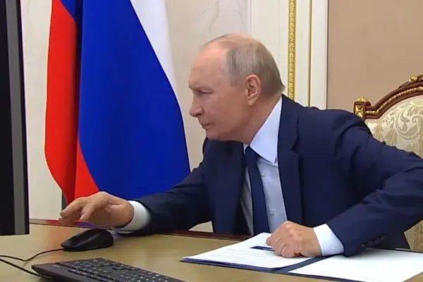 Putin voted in an unusual way