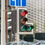 Į gatves grąžinami mirksintys šviesoforai: kaip jie veiks?