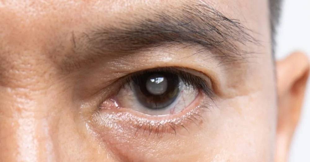 This is experienced by everyone: what does a twitching eyelid really hide?
