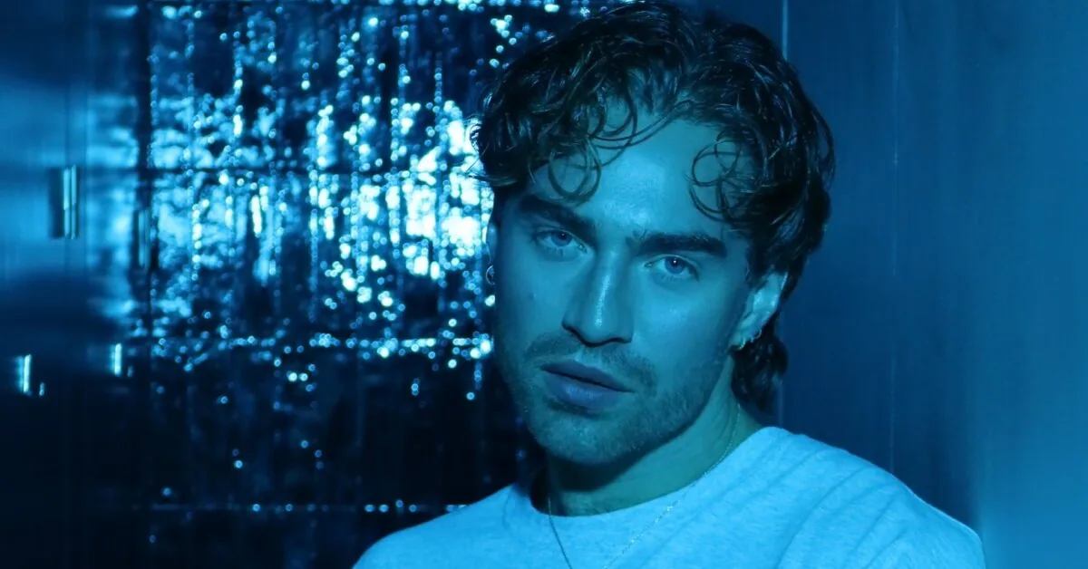 Gabrielius Vagelis presents the premiere "Kissed": a big surprise in the music video