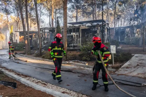 In Croatia, tourists fled from a hotel surrounded by flames: we received a message that "there is no threat"