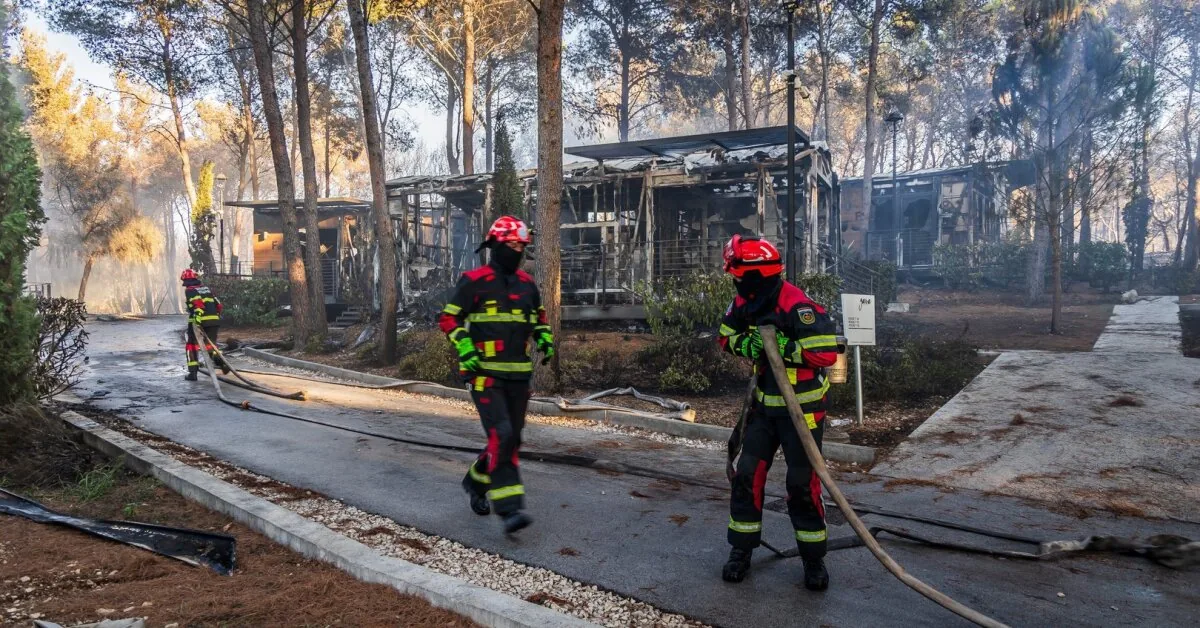 In Croatia, tourists fled from a hotel surrounded by flames: we received a message that "there is no threat"