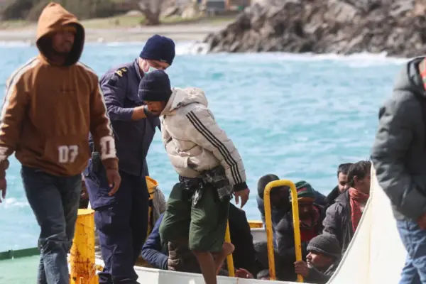 A ship sank near Greece: 25 migrants missing