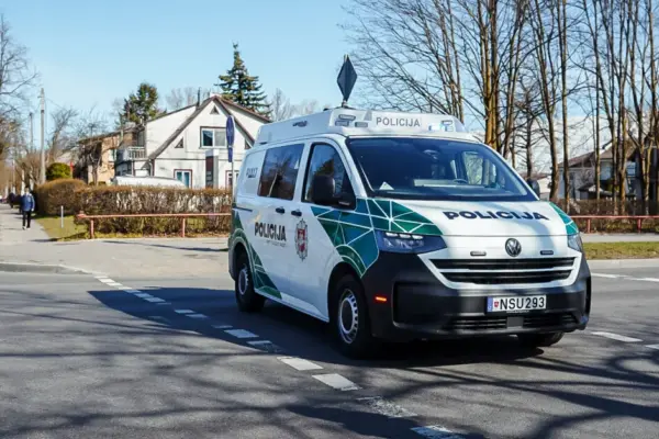 In Panevėžys, an "Opel Meriva" driver threatened a man on the street and cursed at him