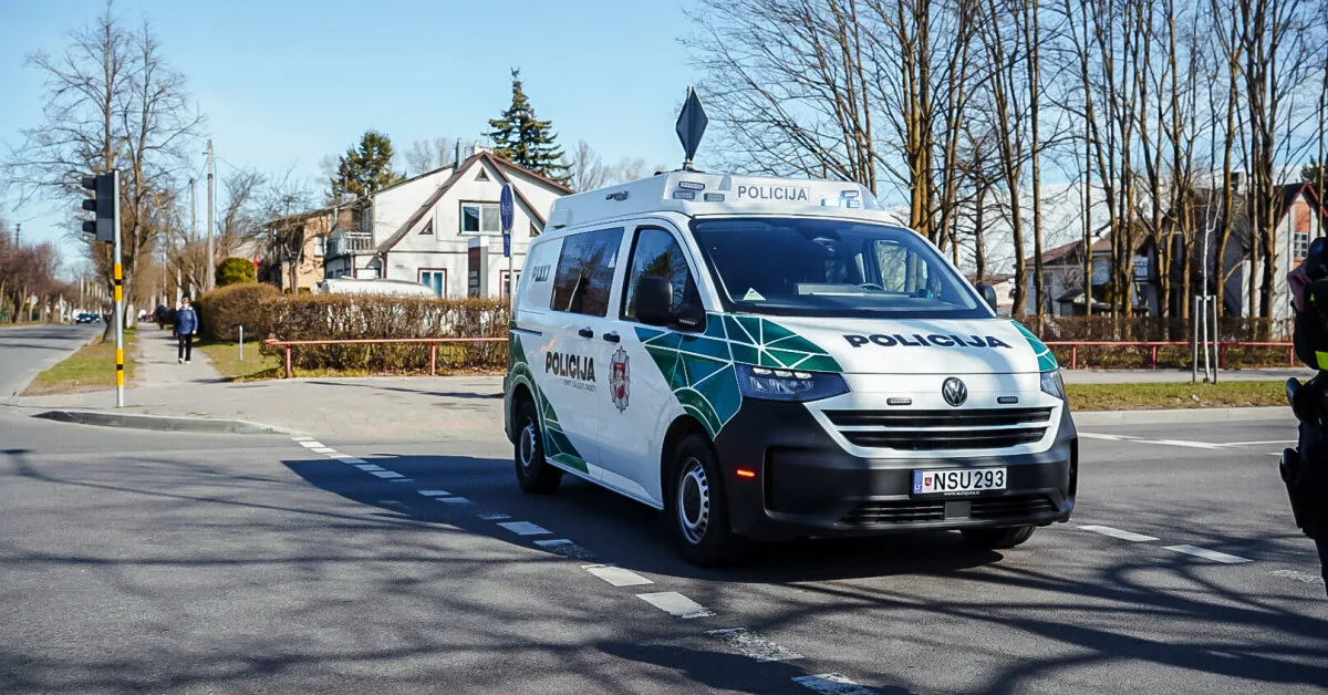 In Panevėžys, an "Opel Meriva" driver threatened a man on the street and cursed at him