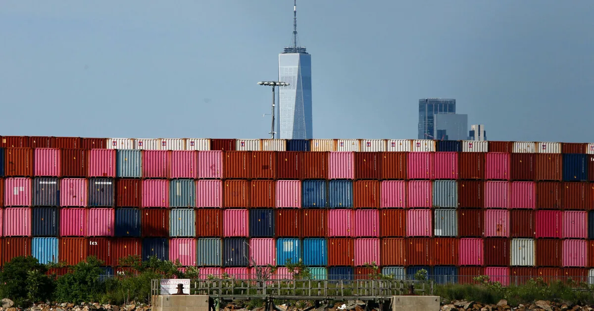 JAV trade deficit in July – largest in more than a year