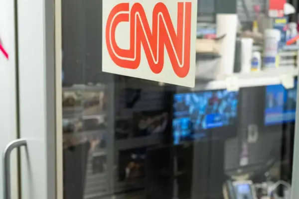 Donaldas Trumpas uždraudė CNN, „Politico“ ir „MS NOW“ dirbti Baltuosiuose rūmuose