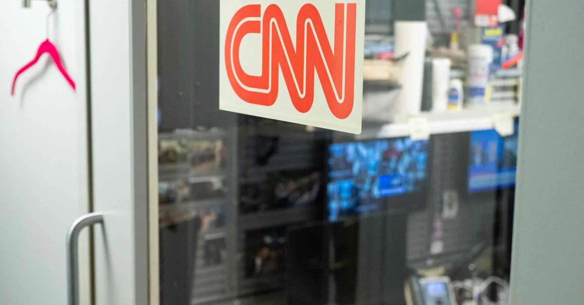 Donaldas Trumpas uždraudė CNN, „Politico“ ir „MS NOW“ dirbti Baltuosiuose rūmuose